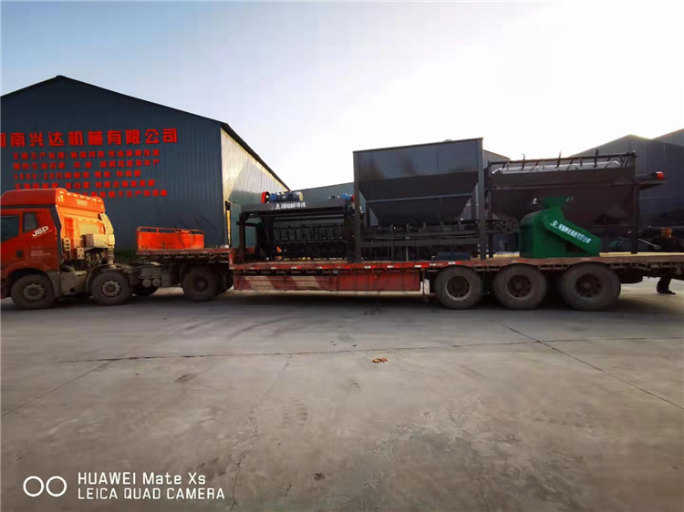 客戶年產(chǎn)5000噸雞糞粉狀有機(jī)肥生產(chǎn)線發(fā)貨現(xiàn)場(chǎng)