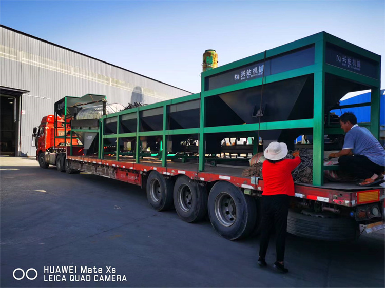 年產5萬噸顆粒有機肥生產線第二車發(fā)貨現(xiàn)場