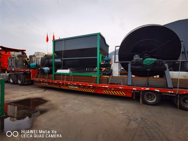 年產(chǎn)5萬噸顆粒有機肥生產(chǎn)線第四車發(fā)貨現(xiàn)場