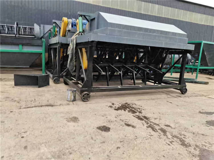 內蒙涼城糞便處理設備,液壓槽式翻拋機