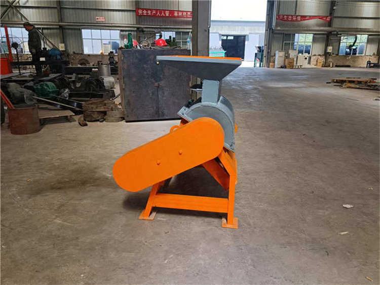 籠式粉碎機(jī)運(yùn)轉(zhuǎn)平穩(wěn),便于清理