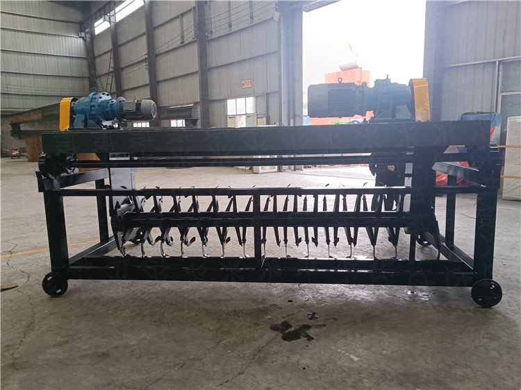 雞糞小型生產線槽式翻拋機發酵設備,肥料均勻翻拋加工有機肥堆料機