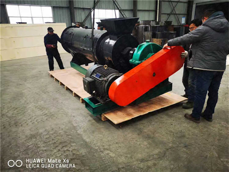 供應廠家攪齒造粒機,肥料生產加工設備,顆粒有機肥制粒機,畜禽糞便球形機