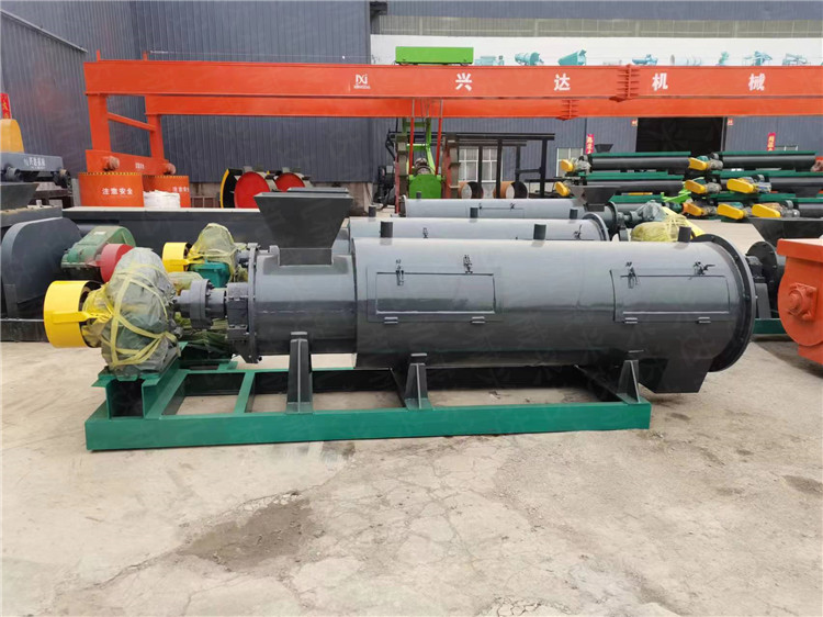 供應廠家攪齒造粒機,肥料生產加工設備,顆粒有機肥制粒機,畜禽糞便球形機