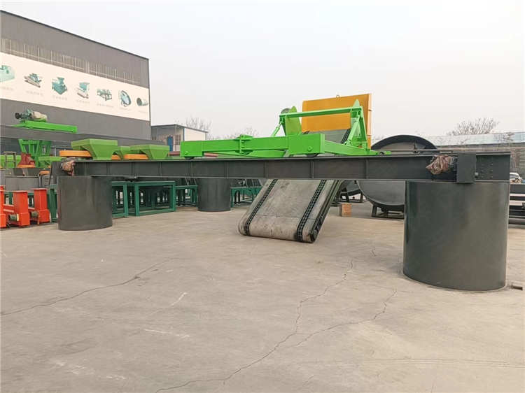 食用菌渣菌糠污泥翻堆發酵設備 谷糠羊糞發酵有機肥鏈板翻拋機設備